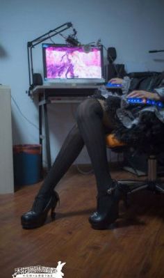 不许穿内裤夹住不许掉下来-中文字幕在线手机观看