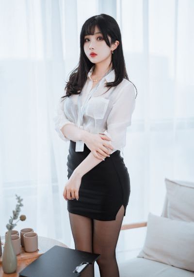 女明星跪成一排伺候主人-迅雷电影影视大全视频